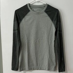FIGS Two-Tone Green and Gray Long Sleeve Shirt